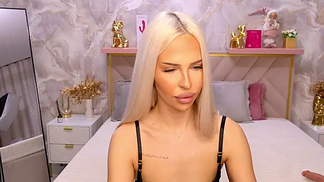 EvaXElfi online show from April 2026 12:38:01 AM