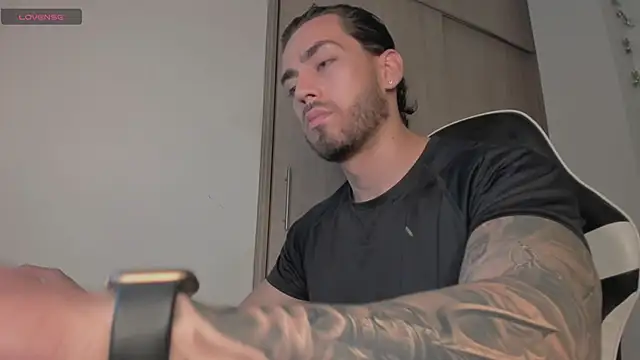 Axel  Blaze online show from April 2026 12:39:01 PM