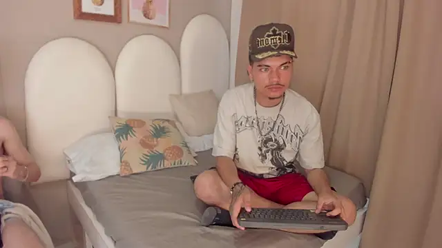 Jason 23   online show from April 2026 07:41:01 PM