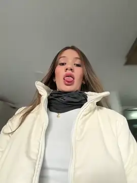 Mia Benett  online show from May 2026 01:19:01 PM