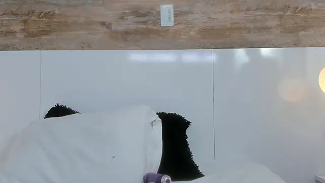 Nikol Lopez  online show from April 2026 11:04:01 AM