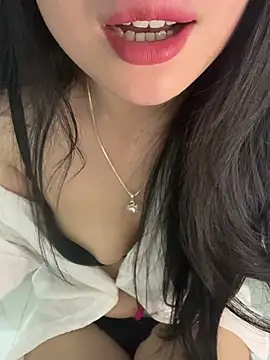 Snapshot of Tinn_tin chatting on June 2026 06:20:02 PM Tinn tin online show from June 2026 06:20:02 PM