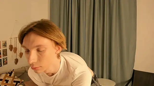 Snapshot of SilverFeral chatting on February 2026 05:41:01 AM SilverFeral online show from February 2026 05:41:01 AM