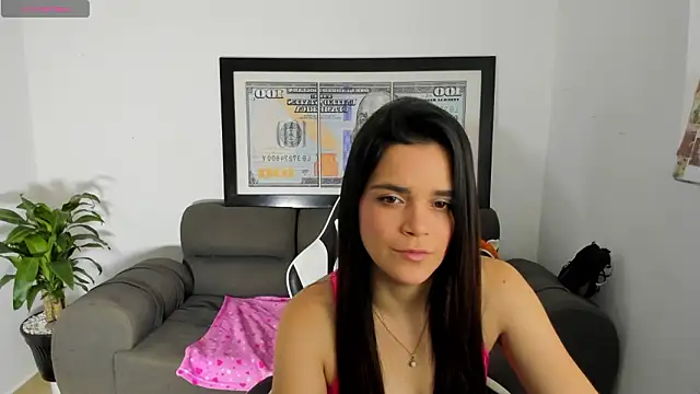 Snapshot of LucianaMoreaux chatting on March 2026 10:12:01 PM LucianaMoreaux online show from March 2026 10:12:01 PM