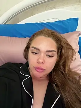 Kitty2490 online show from March 2026 01:49:01 PM