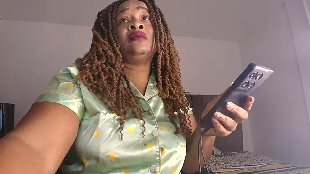 Snapshot of luxy_benet chatting on July 2026 12:30:01 PM luxy benet online show from July 2026 12:30:01 PM