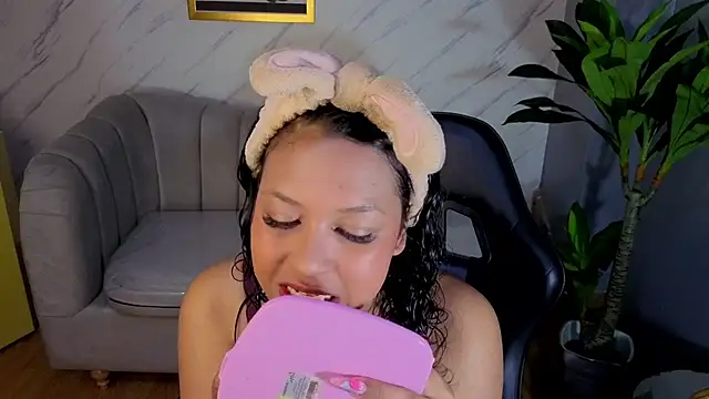 Kristen black T online show from April 2026 08:12:02 PM