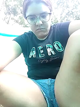 Snapshot of single_kitten chatting on March 2026 12:11:01 PM single kitten online show from March 2026 12:11:01 PM