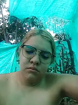 Snapshot of single_kitten chatting on April 2026 12:21:01 PM single kitten online show from April 2026 12:21:01 PM