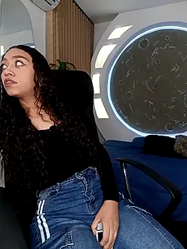 Snapshot of ritzabeth_daniel chatting on March 2026 02:48:01 AM ritzabeth daniel online show from March 2026 02:48:01 AM