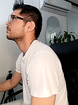 Snapshot of ritzabeth_daniel chatting on April 2026 02:21:02 AM ritzabeth daniel online show from April 2026 02:21:02 AM