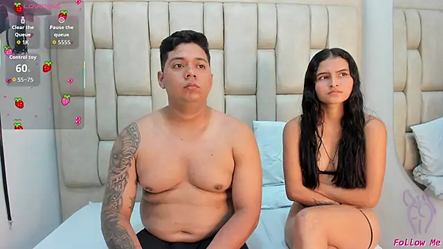 Snapshot of SweetAndSavage_OS chatting on March 2026 07:54:01 PM SweetAndSavage OS online show from March 2026 07:54:01 PM