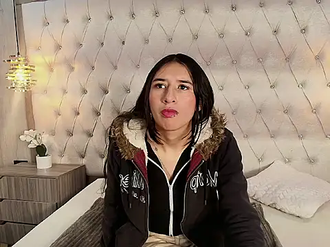 LilyRossi  online show from May 2026 02:22:01 PM