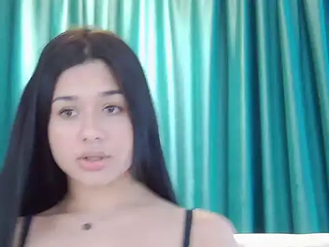 Snapshot of MissNaomiBelle chatting on May 2026 12:33:02 PM MissNaomiBelle online show from May 2026 12:33:02 PM