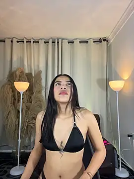 Maii Luna online show from April 2026 01:00:02 PM