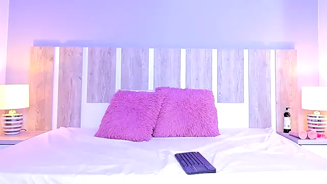 EmilySearss online show from March 2026 08:52:01 PM