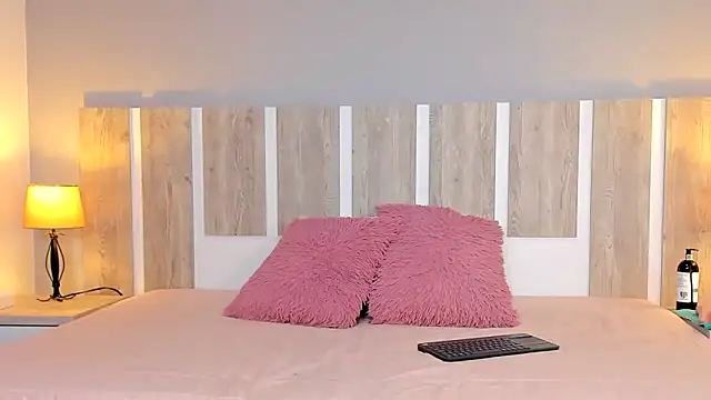 EmilySearss online show from April 2026 07:22:02 PM