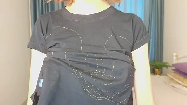 MollySally online show from June 2026 05:12:01 AM