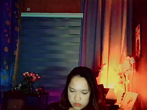 Snapshot of Sweet_coleen chatting on April 2026 01:48:02 PM Sweet coleen online show from April 2026 01:48:02 PM