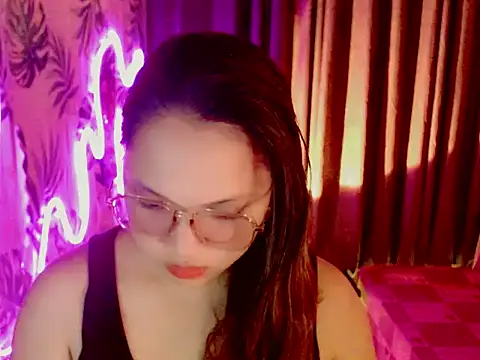 Snapshot of Sweet_coleen chatting on April 2026 01:16:02 PM Sweet coleen online show from April 2026 01:16:02 PM