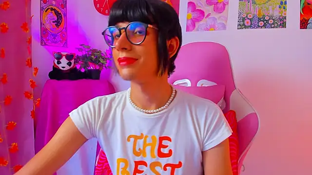 Madeline 21 online show from April 2026 12:54:02 PM