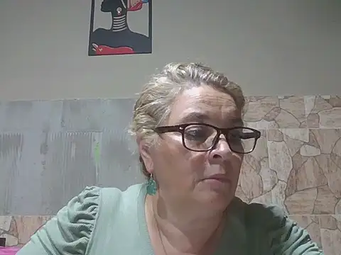 Snapshot of momismilf544 chatting on March 2026 02:44:01 AM momismilf544 online show from March 2026 02:44:01 AM