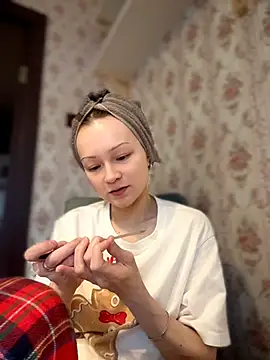 SadieSink  online show from April 2026 02:00:01 PM