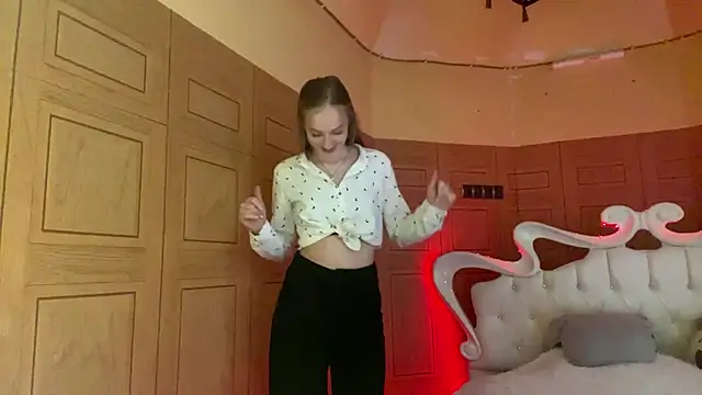 Anika Socutehe online show from March 2026 12:12:02 PM