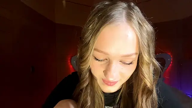 Anika Socutehe online show from April 2026 07:43:01 PM