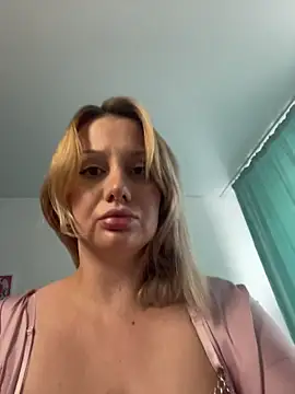 Snapshot of Avery_Wilson chatting on June 2026 03:18:02 AM Avery Wilson online show from June 2026 03:18:02 AM