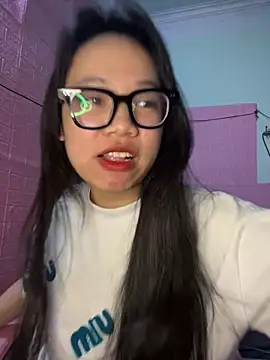 Leeeeiu online show from March 2026 03:07:02 PM