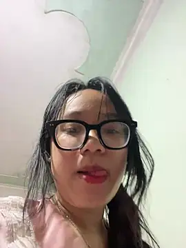 Leeeeiu online show from April 2026 03:29:01 PM