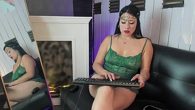 Snapshot of Terra__Rouse_ chatting on July 2026 10:53:01 AM Terra Rouse online show from July 2026 10:53:01 AM
