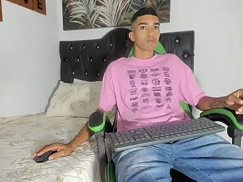 Snapshot of mauricio_smiith chatting on March 2026 02:02:01 AM mauricio smiith online show from March 2026 02:02:01 AM