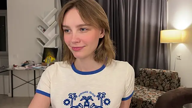 Lolatatee online show from May 2026 05:20:02 PM