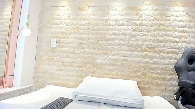 Snapshot of anny_scotte chatting on March 2026 06:59:02 PM anny scotte online show from March 2026 06:59:02 PM