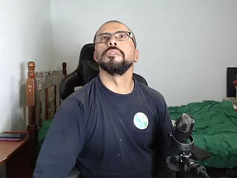 Nano Cruz online show from March 2026 11:33:01 PM