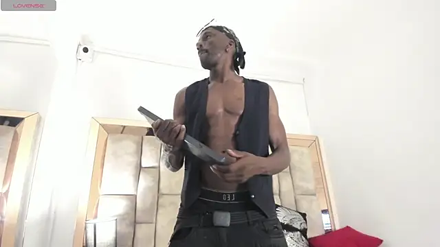 Titan Moreno  online show from April 2026 01:00:02 PM