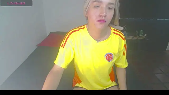 Kary Blush online show from April 2026 06:03:02 PM