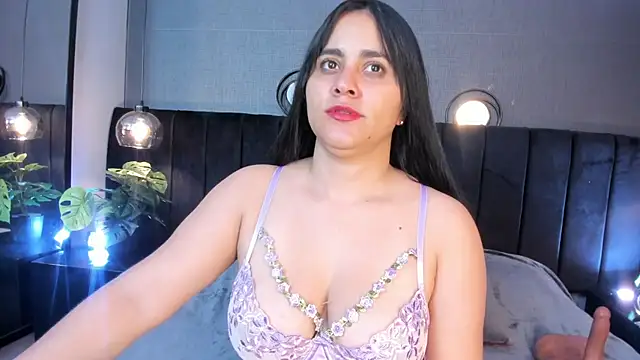 alejandra  garcia online show from April 2026 09:39:01 PM