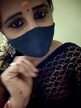 Snapshot of Tamil_Rani- chatting on May 2026 05:06:02 PM Tamil Rani- online show from May 2026 05:06:02 PM