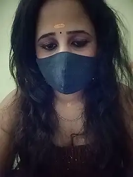 Snapshot of Tamil_Rani- chatting on May 2026 08:04:02 PM Tamil Rani- online show from May 2026 08:04:02 PM