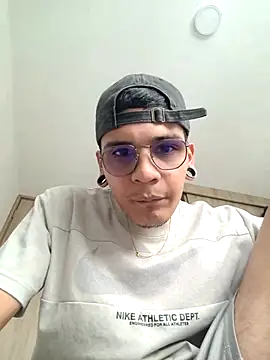 SweetMilo online show from March 2026 08:22:02 PM