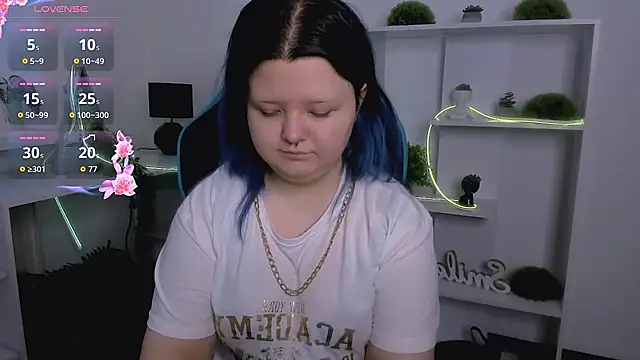 Lunaar  online show from April 2026 06:22:01 AM