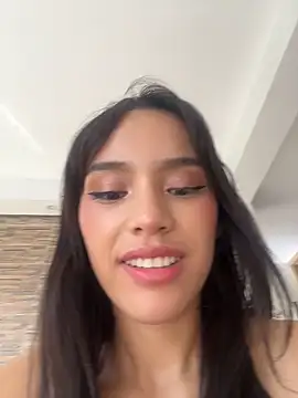 Mia-villalobos online show from April 2026 01:48:02 PM