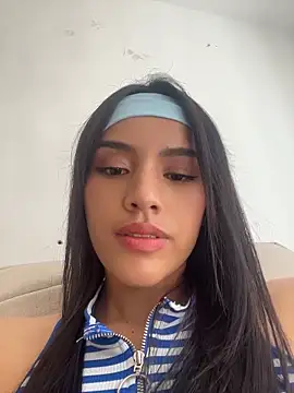 Snapshot of Mia-villalobos chatting on June 2026 03:00:02 PM Mia-villalobos online show from June 2026 03:00:02 PM