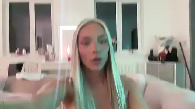 Snapshot of Naughtyblondex chatting on May 2026 10:38:02 PM Naughtyblondex online show from May 2026 10:38:02 PM