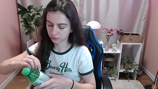 MistyBree online show from April 2026 08:06:01 AM