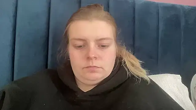 Snapshot of Ellarose-xo chatting on March 2026 01:29:02 PM Ellarose-xo online show from March 2026 01:29:02 PM