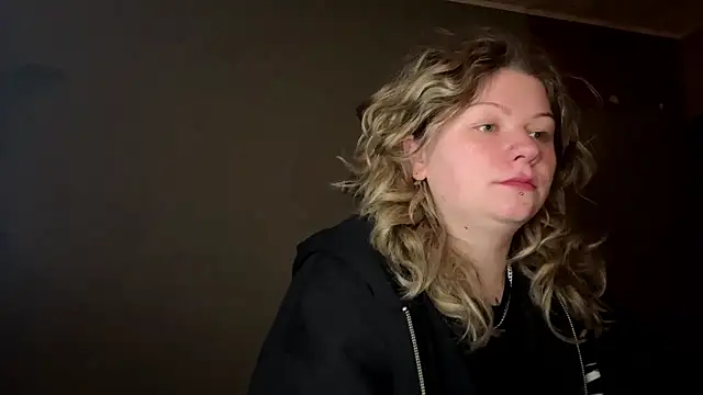 YoungAlina online show from April 2026 07:26:02 PM